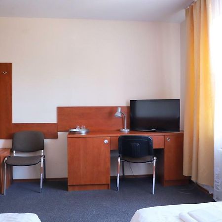 Hotel Julianow วอร์ซอ ภายนอก รูปภาพ