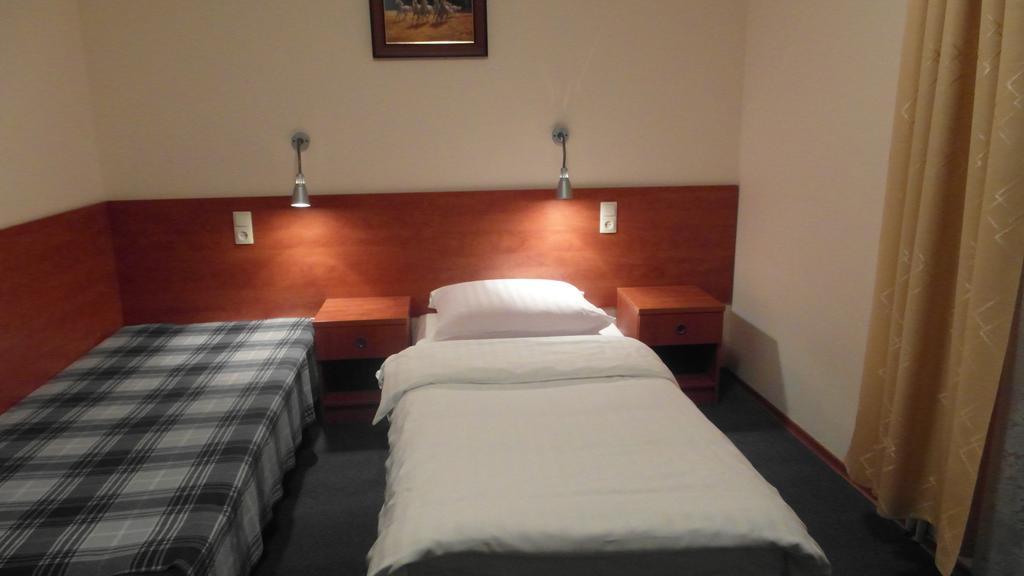Hotel Julianow วอร์ซอ ห้อง รูปภาพ