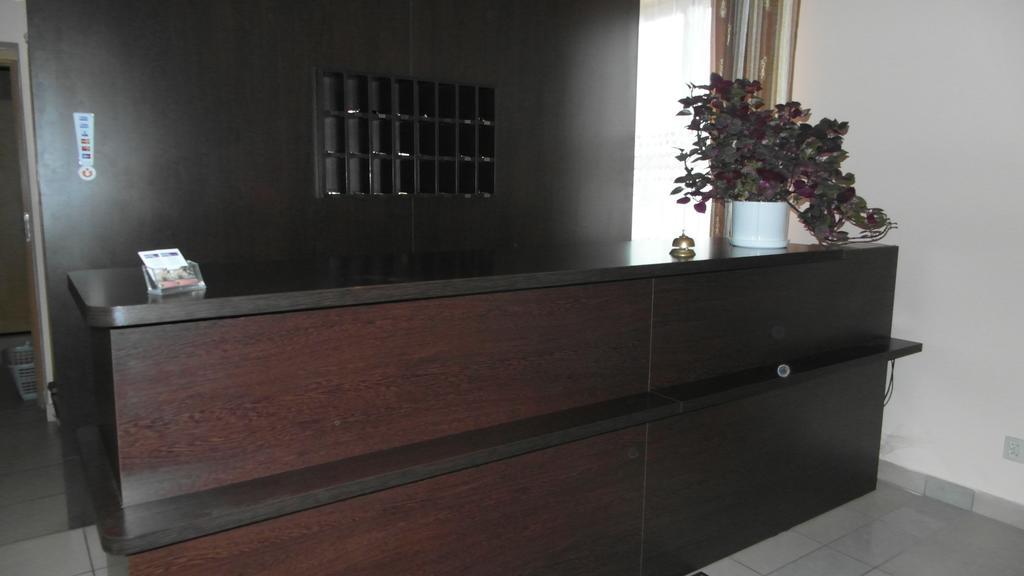 Hotel Julianow วอร์ซอ ภายนอก รูปภาพ