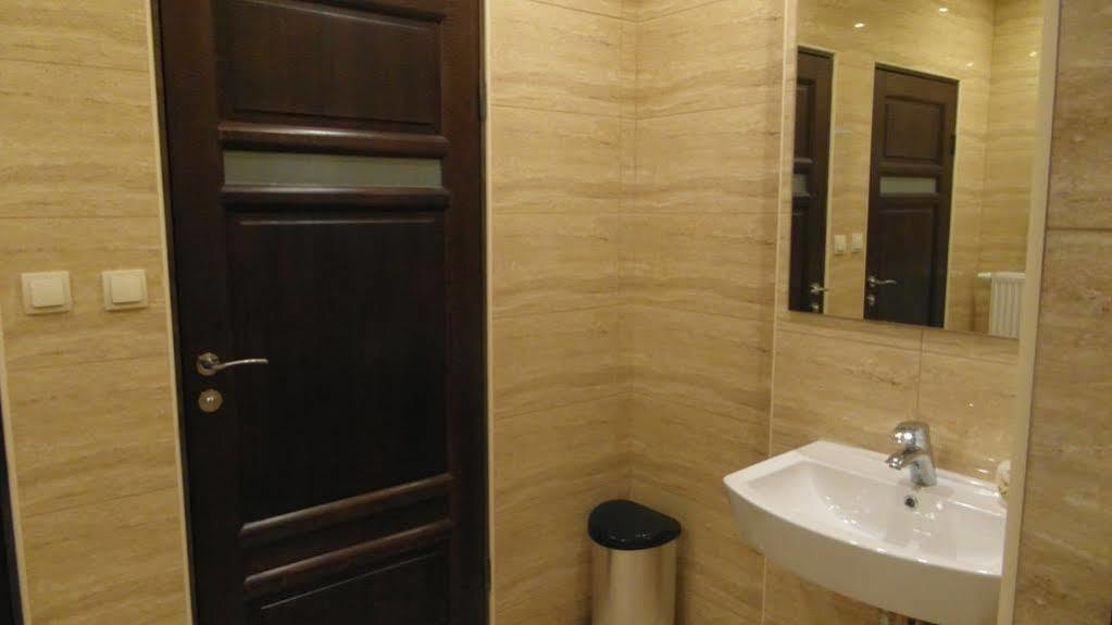 Hotel Julianow วอร์ซอ ภายนอก รูปภาพ