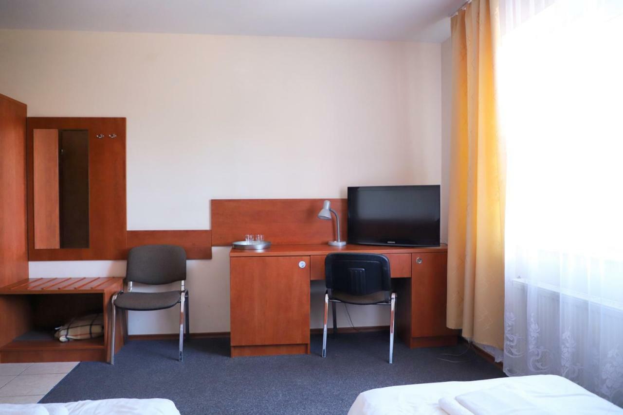 Hotel Julianow วอร์ซอ ภายนอก รูปภาพ